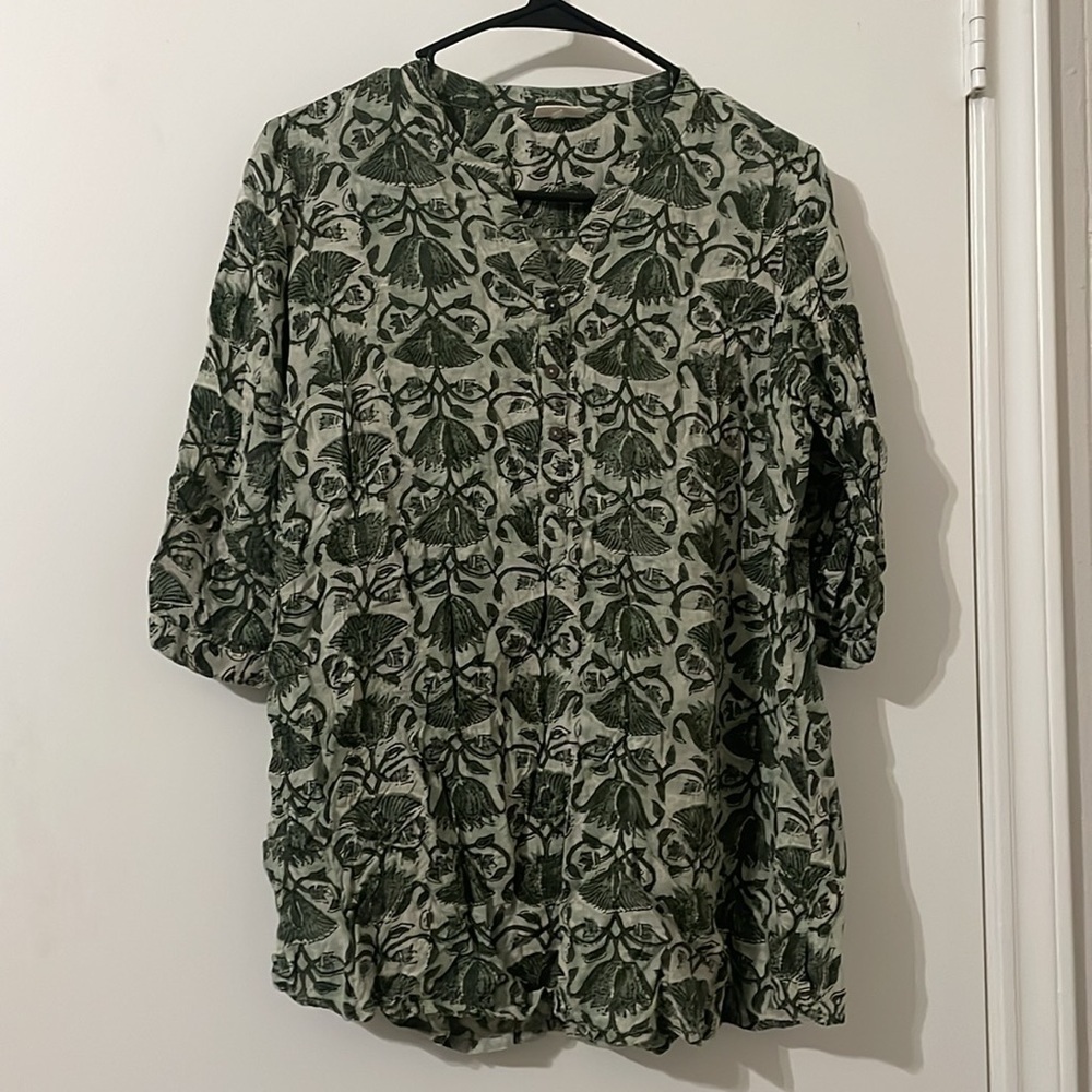 Diza Green Leaf Print Top Size S